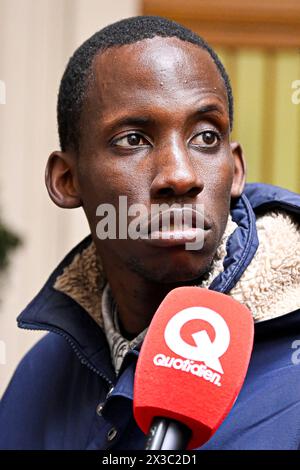 Paris, France. 25 avril 2024. Journaliste français pour l'émission de télévision quotidien de TMC Abda Sall lors d'une conférence de presse pour présenter les plans de sécurité pour la cérémonie d'ouverture des Jeux Olympiques à la Préfecture de police à Paris, France, le 25 avril 2024. Photo de Victor Joly/ABACAPRESS.COM crédit : Abaca Press/Alamy Live News Banque D'Images