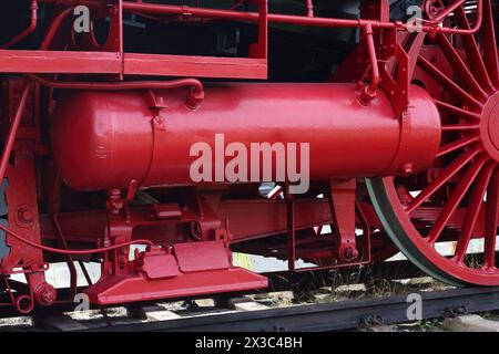 Gros plan sur les anciennes roues du moteur à vapeur Banque D'Images