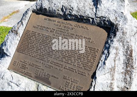 Le navire amiral HMS Sirius de la première flotte, plaque and 1989 bas relief célèbre les 200 ans de la colonisation européenne à Mosman, Sydney, Australie Banque D'Images