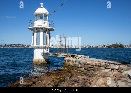 Phare de Robertson point alias Cremorne point Lighthouse sur Cremorne point Headland Sydney Lower North Shore, NSW, Australie, 2024 Banque D'Images