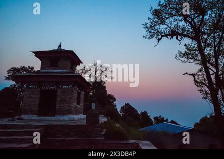 Temple hindou près du village de Panchase dans la vallée de Pokhara au Népal Banque D'Images