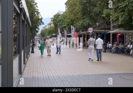 Bulgarie, Sofia ; 24 septembre 2023, les gens dans le boulevard Vitosha - ÉDITORIAL Banque D'Images