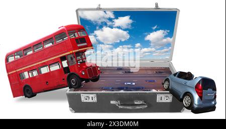 Collage avec vieille valise poussiéreuse sale, à l'intérieur de l'autoroute, concept de voyage Banque D'Images