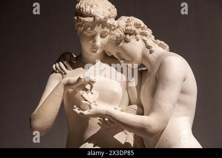 Bassano del Grappa, Italie - décembre 2022 : debout Cupid et psyché, Antonio Canova. Concept d'amour, couple, eros Banque D'Images