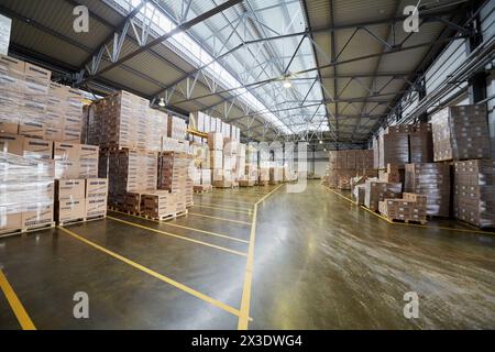 MOSCOU, RUSSIE - Mar 01, 2017 : entrepôt de produits finis à l'usine Sinikon. La société commune russo-italienne Sinikon produisant des tuyaux en plastique a été f Banque D'Images