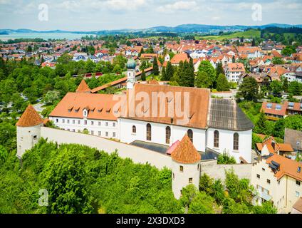 Monastère Franciscain ou Saint Stéphane Franziskanerkloster vue panoramique aérienne. Saint Stéphane est un monastère dans la vieille ville de Fussen en Bavière, Allemagne. Banque D'Images