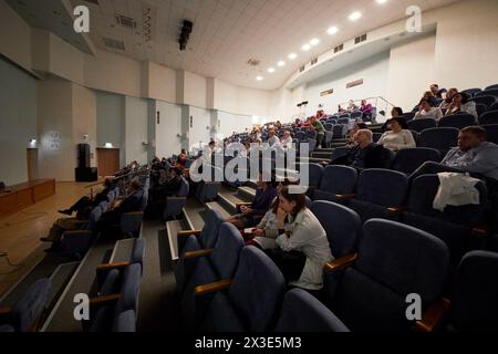 MOSCOU, RUSSIE - février 2, 2018 : Auditorium à l'hôpital clinique russe pour enfants avec les participants de la conférence de traitement chirurgical de l'épilepsie. Banque D'Images