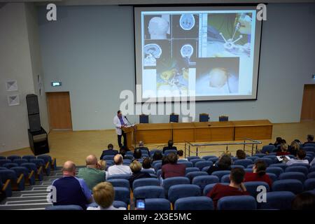 MOSCOU, RUSSIE - février 2, 2018 : Auditorium avec les participants traitement chirurgical de l'épilepsie conférence écouter l'orateur dans russe enfants clinique Banque D'Images