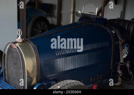 Bugatti type 35B des années 1920 participant au Trophée Grover Williams lors de la 81e réunion des membres, Goodwood Motor Racing circuit, Chichester, Royaume-Uni Banque D'Images