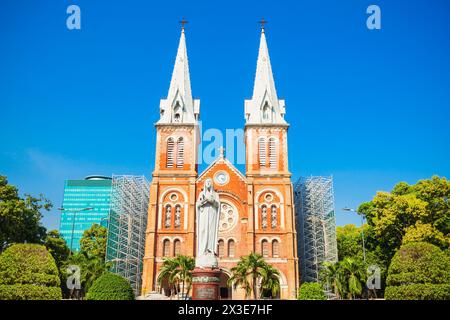 Basilique Cathédrale Notre Dame de Saigon ou Cathédrale Basilique Notre Dame de l'Immaculée Conception à Ho Chi Minh Ville, Vietnam Banque D'Images