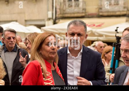 Vigo, 26 avril 2024. La présidente du PSdeG, Carmela Silva, s’est adressée aujourd’hui au PP pour leur demander de « stopper cette dérive antidémocratique » des « canulars, menaces, calomnies, délégitimation des gouvernements de progrès et déshumanisation de l’adversaire politique. Accompagné du maire de Vigo, Abel Caballero, de la députée régionale et conseillère Elena Espinosa, du secrétaire provincial David Regades et de nombreux responsables publics et organiques et sympathisants socialistes. Silva a souligné que les socialistes galiciens se rendront demain à Madrid pour participer au Comité exécutif fédéral. Banque D'Images