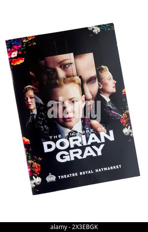 Production de The Picture of Dorian Gray par Oscar Wilde au Theatre Royal Haymarket avec Sarah Snook jouant tous les rôles. Banque D'Images