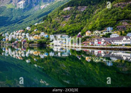 Odda est une ville de Odda Hordaland County, dans la municipalité du district de Hardanger en Norvège. Situé à proximité de Trolltunga rock formation. Banque D'Images