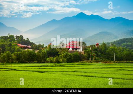 La beauté du paysage de montagne près du col de Hai Van Quan dans la ville de Danang au Vietnam Banque D'Images