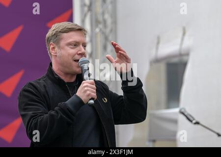 Berlin, Deutschland 26. Avril 2024 : Die Linke startet heiße Wahlkampfphase - 26.04.2024 Im Bild: Martin Schirdewan, Spitzenkandidat der Partei Die Linke für die Europawahl *** Berlin, Allemagne 26 avril 2024 le Parti de gauche entame une campagne électorale chaude 26 04 2024 en photo Martin Schirdewan, premier candidat du Parti de gauche pour les élections européennes Copyright : xFotostandx/xReuhlx Banque D'Images