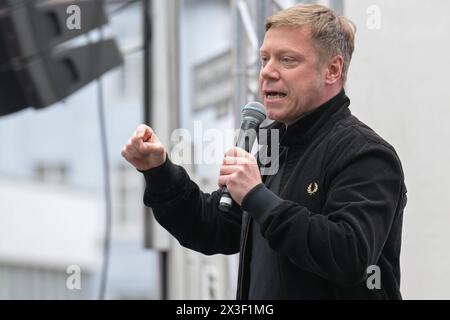 Berlin, Deutschland 26. Avril 2024 : Die Linke startet heiße Wahlkampfphase - 26.04.2024 Im Bild: Martin Schirdewan, Spitzenkandidat der Partei Die Linke für die Europawahl *** Berlin, Allemagne 26 avril 2024 le Parti de gauche entame une campagne électorale chaude 26 04 2024 en photo Martin Schirdewan, premier candidat du Parti de gauche pour les élections européennes Copyright : xFotostandx/xReuhlx Banque D'Images