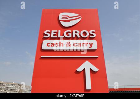 Moscou, Russie - avril 26. 2024. Selgros Cash and Carry - réseau de centres commerciaux allemands. Zelenograd Banque D'Images