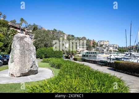 Le navire amiral HMS Sirius de la première flotte, plaque and 1989 bas relief célèbre les 200 ans de la colonisation européenne à Mosman, Sydney, Australie Banque D'Images