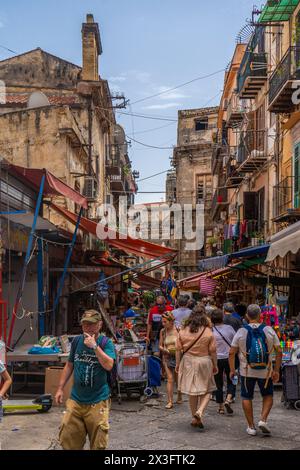 Marché Ballaro à Palerme. Ballarò représente le plus ancien et le plus grand marché de la ville. Banque D'Images