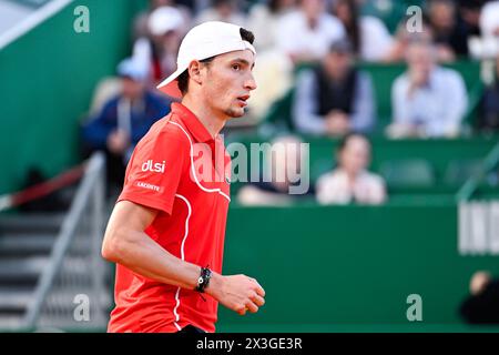 Paris, France. 12 avril 2024. Ugo Humbert lors du Rolex Monte-Carlo ATP Masters 1000 le 12 avril 2024 au Monte Carlo Country Club de Roquebrune Cap Martin près de Monaco. Crédit : Victor Joly/Alamy Live News Banque D'Images