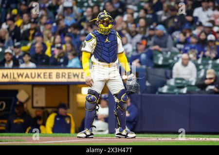 Milwaukee, WI, États-Unis. 26 avril 2024. William Contreras (24 ans), le receveur des Milwaukee Brewers, pendant le match entre les Milwaukee Brewers et les New York Yankees à l'American Family Field à Milwaukee, WISCONSIN. Darren Lee/CSM/Alamy Live News Banque D'Images