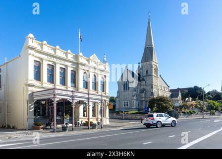 Restaurant Cucina et église anglicane St Luke, Tees Street, South Hill, Oamaru, Otago, île du Sud, Nouvelle-Zélande Banque D'Images