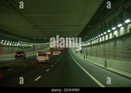 Lusail Pearl Qatar souterrain Corniche Road. Doha routes et trafic. Banque D'Images