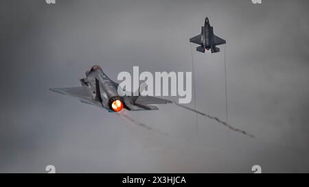 Les F-35A Lightning II de l'US Air Force affectés à la 56th Fighter Wing, Luke Air Force base, Arizona, effectuent une course de mitraillage pendant Haboob Havoc, en avril Banque D'Images