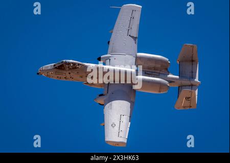 Un A-10C Thunderbolt II de l'US Air Force affecté au 47th Fighter Squadron, Davis-Monthan Air Force base, Arizona, survole la portée 2 pendant Haboob H. Banque D'Images