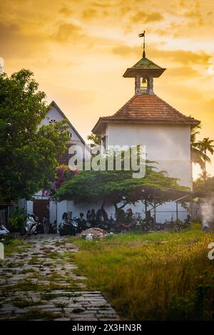 La rue des Juifs est l'un des endroits les plus importants historiquement à Fort Kochi. La plus ancienne synagogue du Commonwealth, elle a été construite en 1568. Banque D'Images