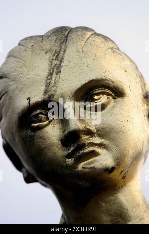 Sculpture en or, jardin Grosser Garten dans les jardins Herrenhaeuser Gaerten, Herrenhausen, Hanovre, basse-Saxe, Allemagne, Europe Banque D'Images