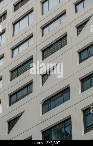 Vue partielle sur les tours de bureaux hollandaises ultramodernes Banque D'Images