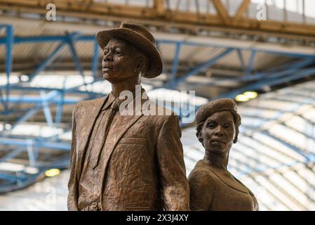 Monument national Windrush, gare de Waterloo, Londres, Royaume-Uni Banque D'Images