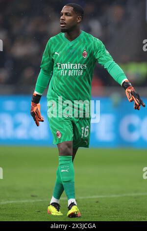 Milan, Italie. 22 avril 2024. Mike Maignan de l'AC Milan lors du match de Serie A à Giuseppe Meazza, Milan. Le crédit photo devrait se lire : Jonathan Moscrop/Sportimage crédit : Sportimage Ltd/Alamy Live News Banque D'Images