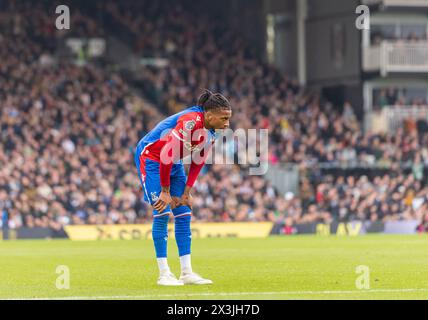 Michael Olise de Crystal Palace réagit lors du match de premier League entre Fulham et Crystal Palace à Craven Cottage, Londres, Angleterre, le 27 avril 2024. Photo de Grant Winter. Utilisation éditoriale uniquement, licence requise pour une utilisation commerciale. Aucune utilisation dans les Paris, les jeux ou les publications d'un club/ligue/joueur. Crédit : UK Sports pics Ltd/Alamy Live News Banque D'Images