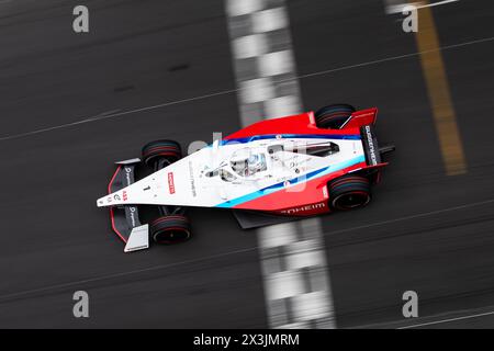 01 DENNIS Jake (gbr), Andretti Global, Porsche 99X Electric, en action lors de l’ePrix de Monaco 2024, 6ème rendez-vous du Championnat du monde ABB FIA Formula E 2023-24, sur le circuit de Monaco du 25 au 27 avril 2024 à Monaco Banque D'Images