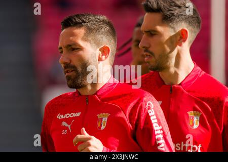 Lisbonne, Portugal. 27 avril 2024. Lisbonne, Portugal, avril 27 2024 : Joao Moutinho (28 SC Braga) s'échauffe avant le match de Liga Portugal entre SL Benfica et SC Braga à l'Estadio da Luz à Lisbonne, Portugal. (Pedro Porru/SPP) crédit : SPP Sport Press photo. /Alamy Live News Banque D'Images