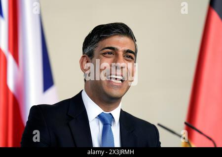 Rishi Sunak beim Empfang des Premierminister des Vereinigten Königreichs von Großbritannien und Nordirland mit militärischen Ehren und zu einem gemeinsamen Gespräch mit dem Bundeskanzler mit anschließendem Pressestatement im Bundeskanzleramt. Berlin, 24.04.2024 Banque D'Images