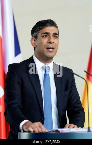 Rishi Sunak beim Empfang des Premierminister des Vereinigten Königreichs von Großbritannien und Nordirland mit militärischen Ehren und zu einem gemeinsamen Gespräch mit dem Bundeskanzler mit anschließendem Pressestatement im Bundeskanzleramt. Berlin, 24.04.2024 Banque D'Images