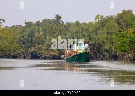 Croisière fluviale au Bangladesh. Cette photo a été prise depuis le parc national sundarbans, Bangladesh. Banque D'Images