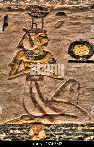 Painted relief, Tombeau de Ramses III, KV #11, Vallée des Rois, site du patrimoine mondial de l'UNESCO, Louxor, Égypte Banque D'Images