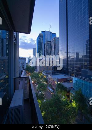 Admirez la vue imprenable sur le paysage urbain de Melbourne depuis les hauteurs. Banque D'Images