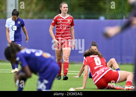 Loredana Humartus (3) de Standard photographié lors d'un match de football féminin entre le RSC Anderlecht et la Standard Femina de Liege le 6 e jour des play offs de la saison 2023 - 2024 de la Super League belge des femmes du loto , le samedi 27 avril 2024 à Anderlecht , Belgique . PHOTO SPORTPIX | David Catry Banque D'Images