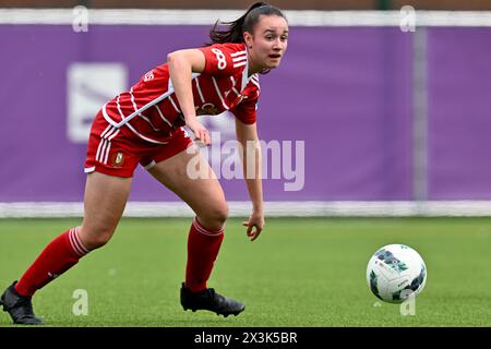 Loredana Humartus (3) de Standard photographié lors d'un match de football féminin entre le RSC Anderlecht et la Standard Femina de Liege le 6 e jour des play offs de la saison 2023 - 2024 de la Super League belge des femmes du loto , le samedi 27 avril 2024 à Anderlecht , Belgique . PHOTO SPORTPIX | David Catry Banque D'Images