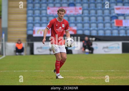 Colchester Essex, Royaume-Uni. 27 avril 2024. Zac Williams de Crewe Alexandra lors du match Colchester United vs Crew Alexandra, Sky Bet League Two au JobServe Community Stadium Colchester Essex UK. Cette image est RÉSERVÉE à UN USAGE ÉDITORIAL. Licence exigée du Football DataCo pour toute autre utilisation. Crédit : MARTIN DALTON/Alamy Live News Banque D'Images