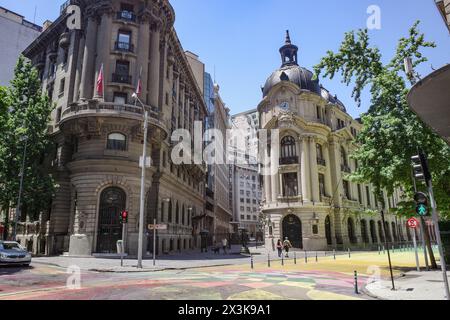 Santiago, Chili - 26 novembre 2023 : Edificio de la Bolsa bâtiment de la bourse dans la vieille ville de Santiago Banque D'Images