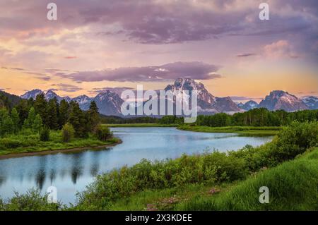 Magnifique paysage vu depuis Oxbow Bend le long de la rivière Snake depuis le parc national de Grand Teton, Wyoming. Banque D'Images