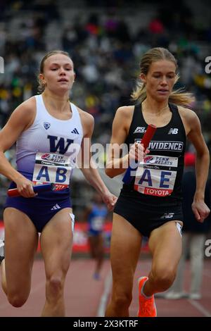 Philadelphie, États-Unis. 27 avril 2024. Championnat universitaire féminin 4x800 d'Amérique le troisième jour du 128e Penn Relays Carnival alors que les athlètes concourent dans la plus grande rencontre d'athlétisme des États-Unis au Franklin Field à Philadelphie, PA, États-Unis le 27 avril 2024. (Photo de Bastiaan Slabbers/Sipa USA) crédit : Sipa USA/Alamy Live News Banque D'Images