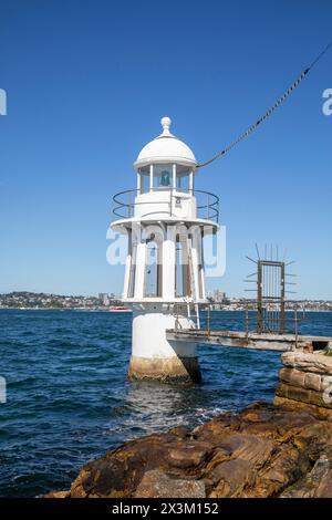 Phare de Robertson(s) point alias phare de Cremorne point sur Cremorne point Headland Sydney Lower North Shore, NSW, Australie, 2024 Banque D'Images