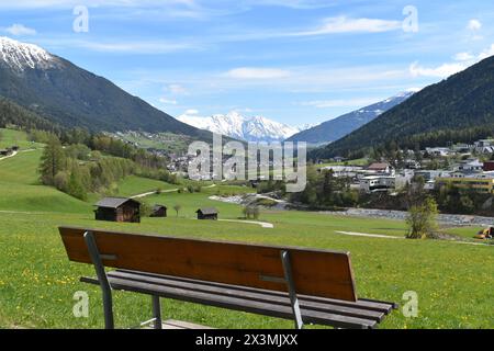 Belle vallée de Stubaier haute dans les montagnes des Alpes autrichiennes , Neustift im Stubaital , région du Tyrol , Autriche Banque D'Images